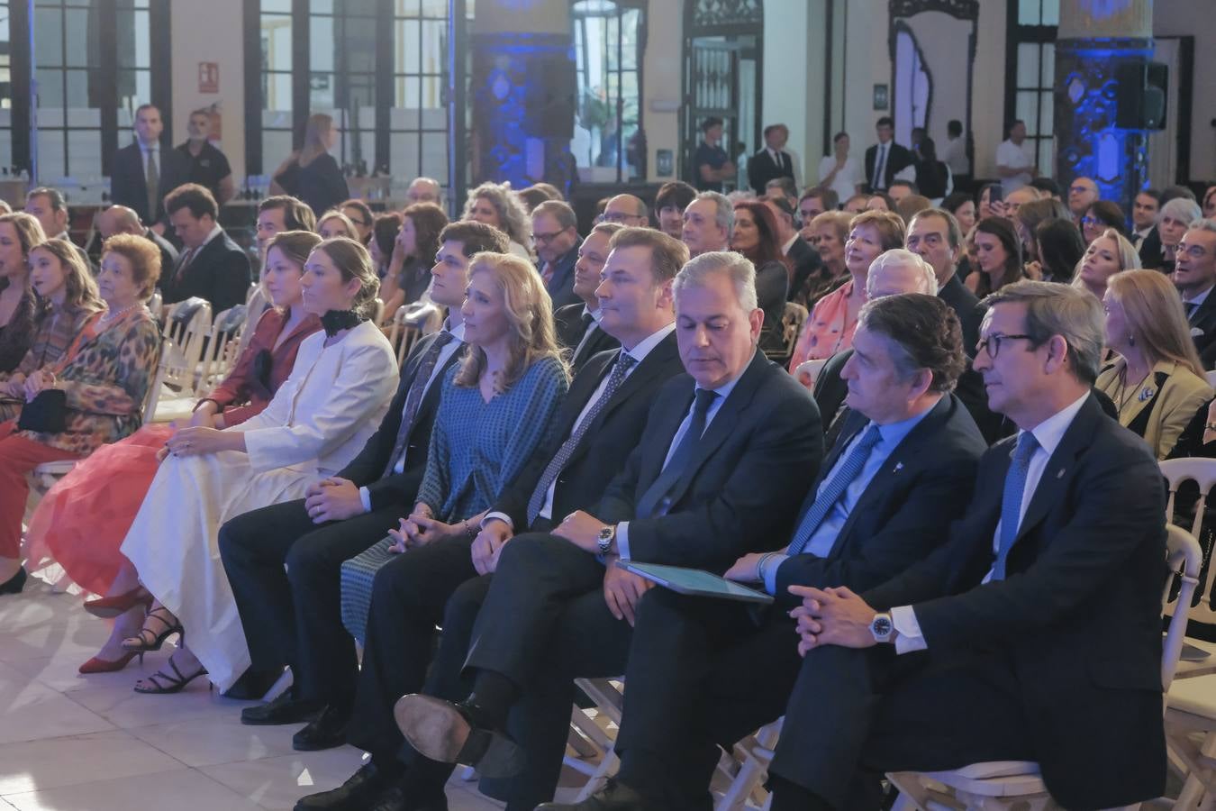 Amigos y colaboradores del Catering Miguel Ángel llenaron el Casino de la Exposición para celebrar el 30 aniversario de la empresa