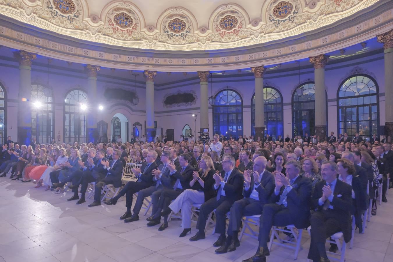 Amigos y colaboradores del Catering Miguel Ángel llenaron el Casino de la Exposición para celebrar el 30 aniversario de la empresa