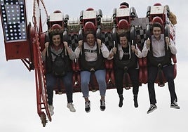 Cuándo abren los cacharritos de la calle del Infierno de la Feria de Sevilla en 2025