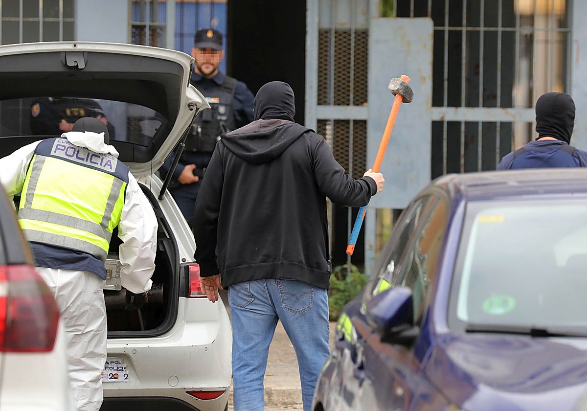 Actuación de la Policía Nacional en el Polígono Sur de Sevilla