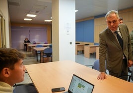 El Ayuntamiento abre una nueva sala de estudios en el barrio de Sevilla Este para 60 usuarios
