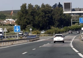 Alcaldes sevillanos claman contra el Ministerio de Transportes por el abandono de la A-49: «Está de pena»