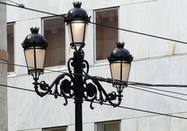 La desconocida razón por la que las farolas de Sevilla tienen números: «Es por tu seguridad»