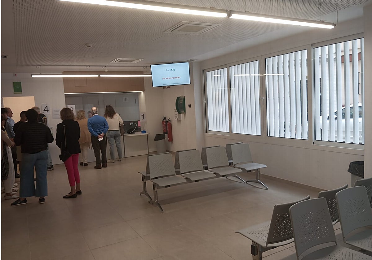 Vuelta a la normalidad en el centro de Salud Virgen de África, a pesar de que el sistema informático de citas no funcionaba esta mañana