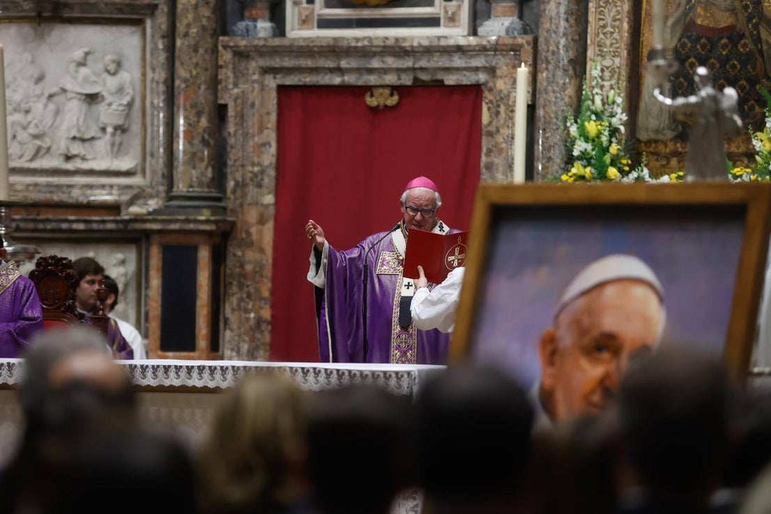 Imágenes de la misa de exequias por el Papa Francisco en la Catedral de ...