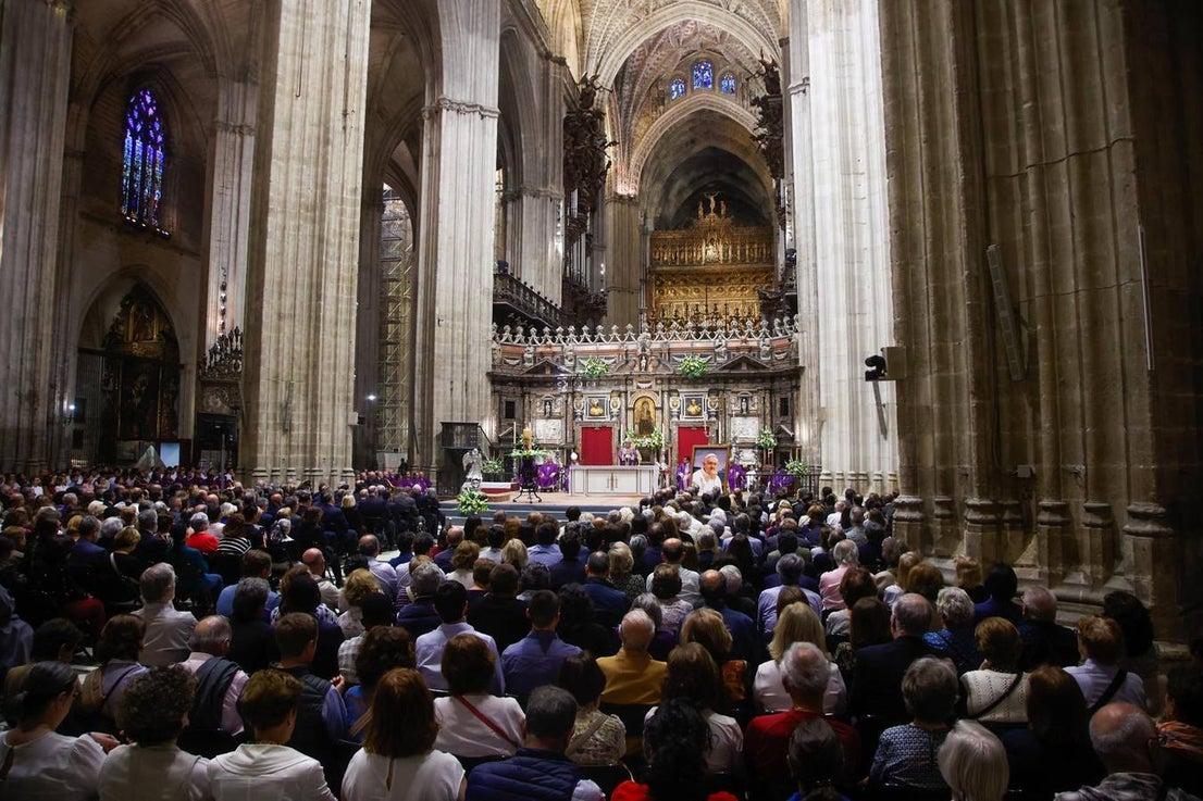 Imágenes de la misa de exequias por el Papa Francisco en la Catedral de ...