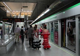El metro de Sevilla funcionará 24 horas en la Feria y duplicará sus plazas