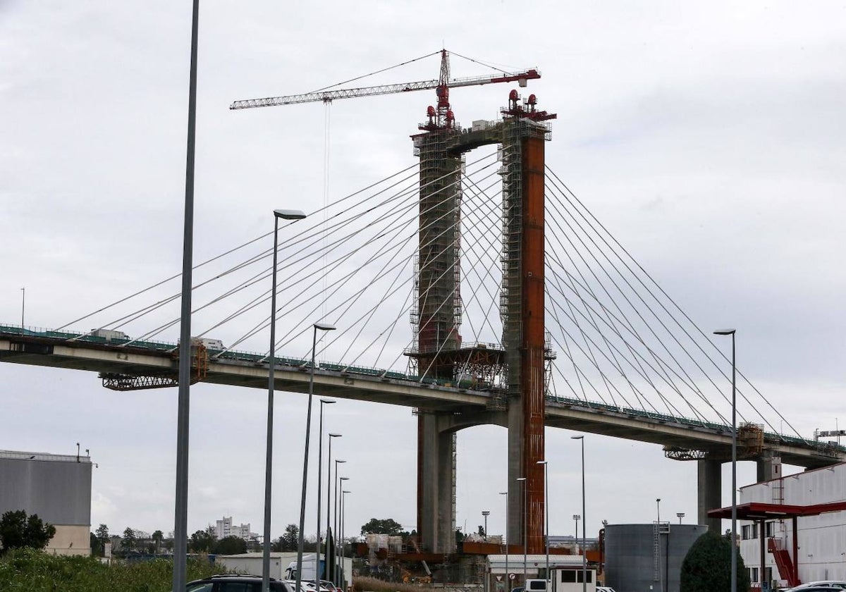 Imagen archivo de las obras en el Puente del Centenario