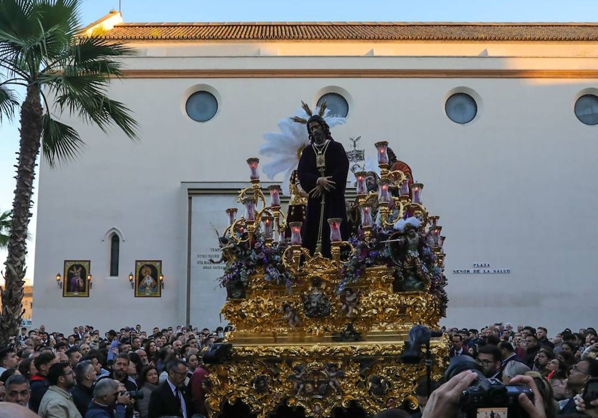 El misterio de San Pablo saliendo del santuario de los Gitanos el Miércoles Santo