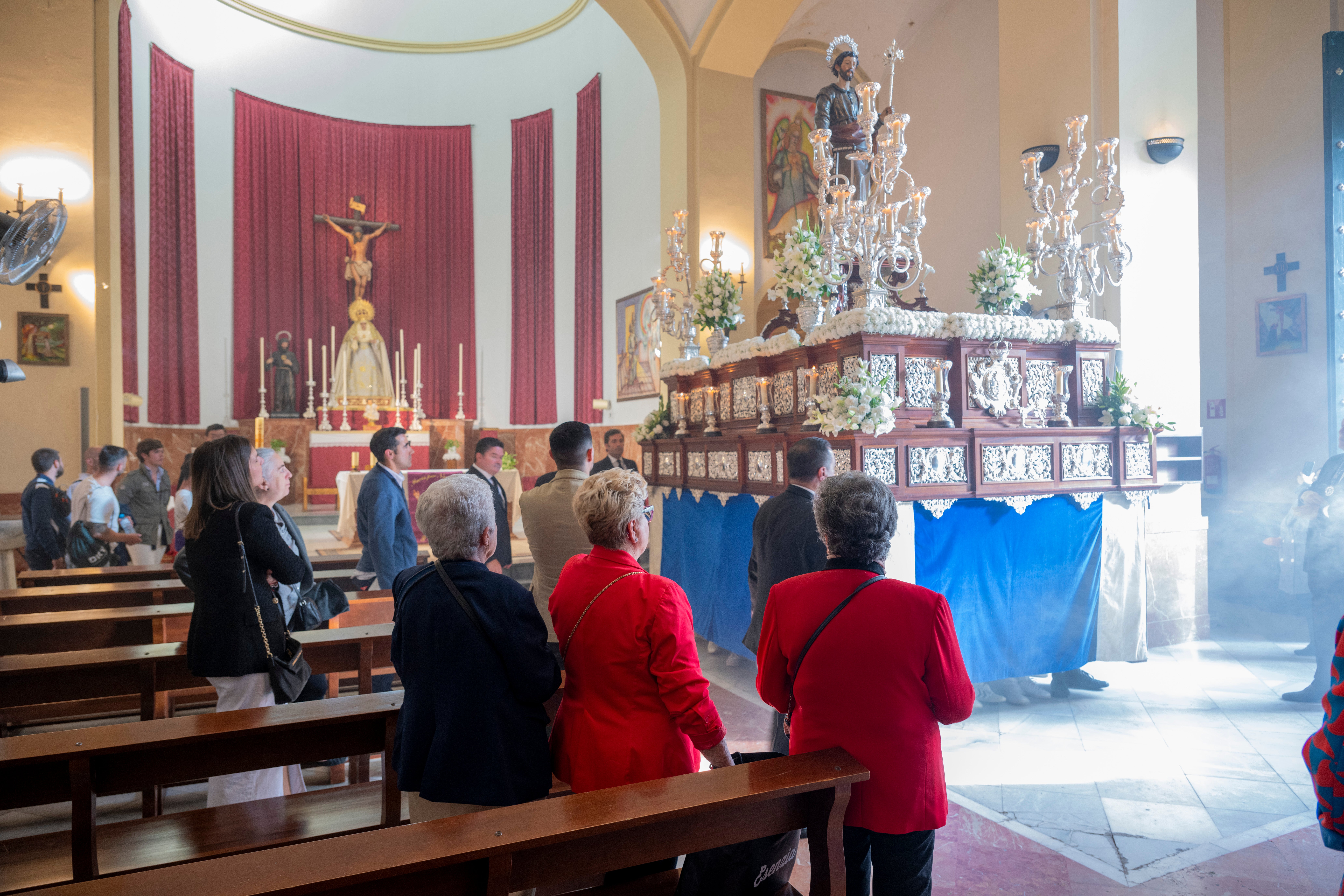 La procesión de San José Obrero y la Salud de San Isidoro, en imágenes