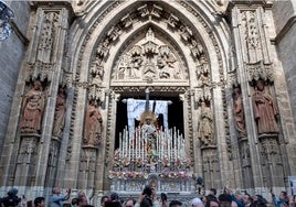 Los Desamparados de Alcosa conmemora sus 50 años con una procesión por el centro de Sevilla