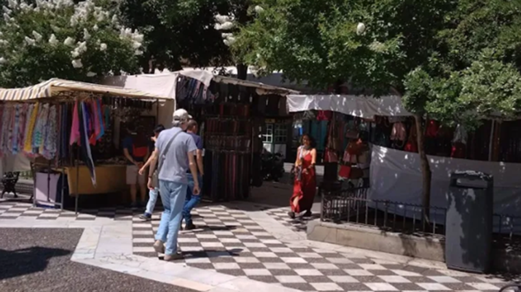 Puestos del mercadillo de la Plaza del Duque