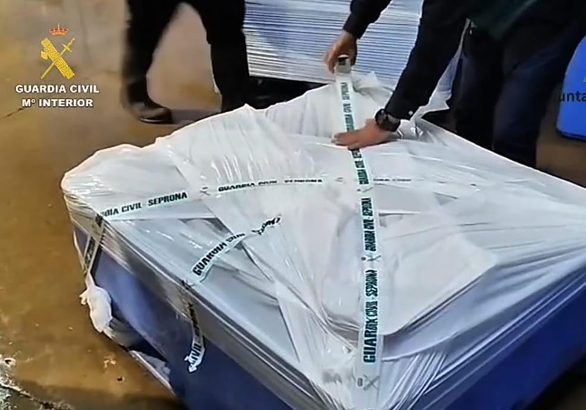 La Guardia Civil interviene 250 kilos de alimentos sin control sanitario destinados a la Feria de Sevilla