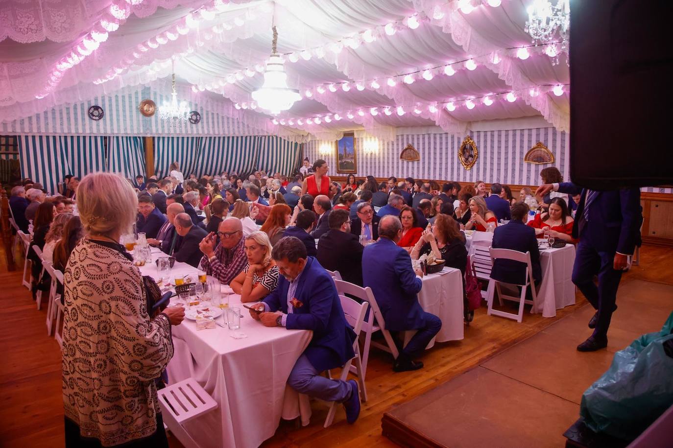 Ambiente festivo este lunes del pescaíto