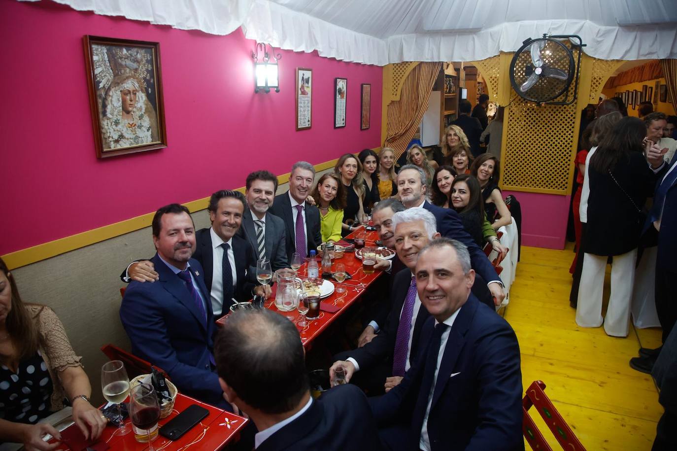 Ambiente festivo este lunes del pescaíto