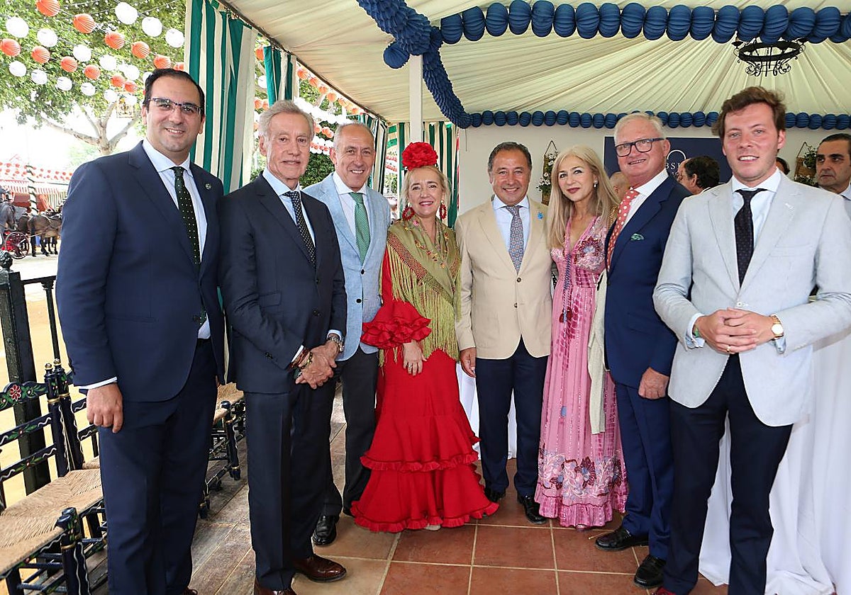 Martín Torres, Rafael Almansa, José María Soriano, Macarena Oneil, Ricardo Sánchez, Patricia del Pozo, Joaquín López-Saez y José Veira, en la recepción este miércoles de Feria de la cadena Cope
