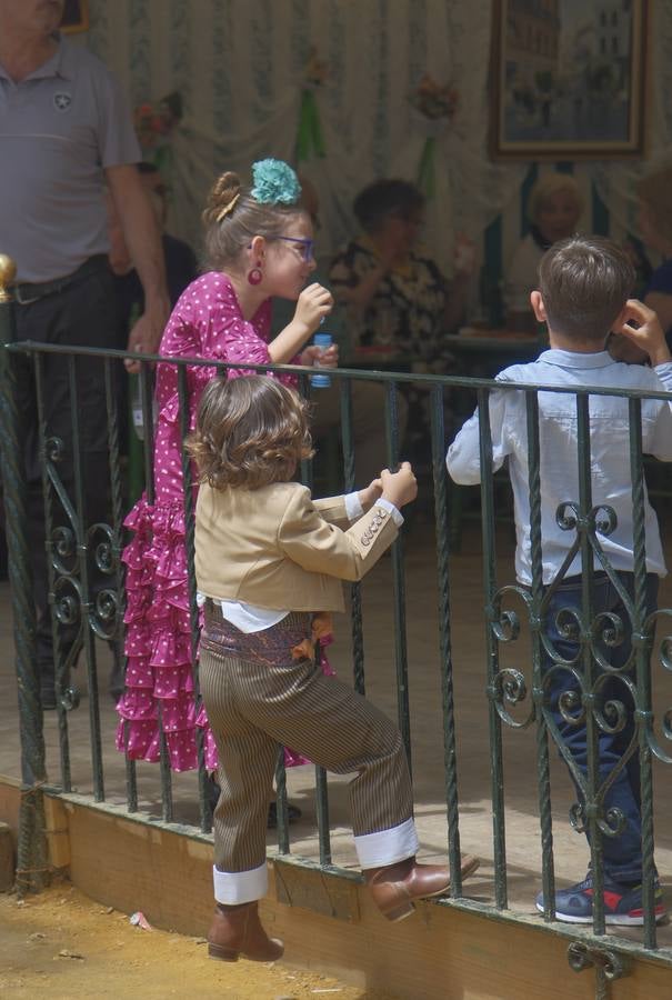 Ambiente en el real durante el viernes de feria