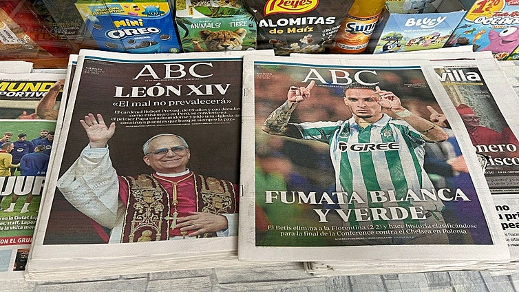 Éxito de la doble portada 'histórica' de ABC, con la elección del Papa y la final europea del Betis