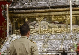 Imágenes de la exposición de la urna de San Fernando este 14 de mayo en la Catedral de Sevilla