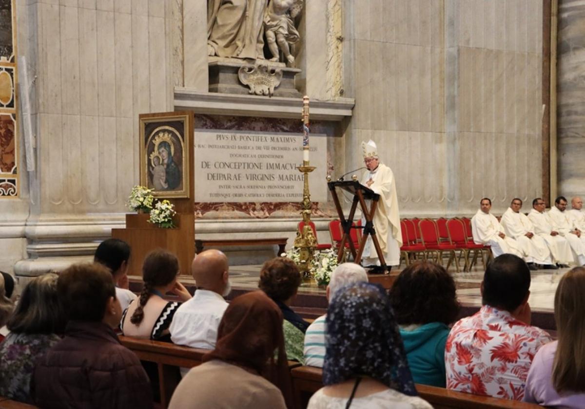 El arzobispo de Sevilla preside la eucarístía en la Basílica de San Pedro
