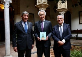 Pablo Gutiérrez-Alviz presenta 'El sacacorchos', un libro con altas dosis de humor y de hondura