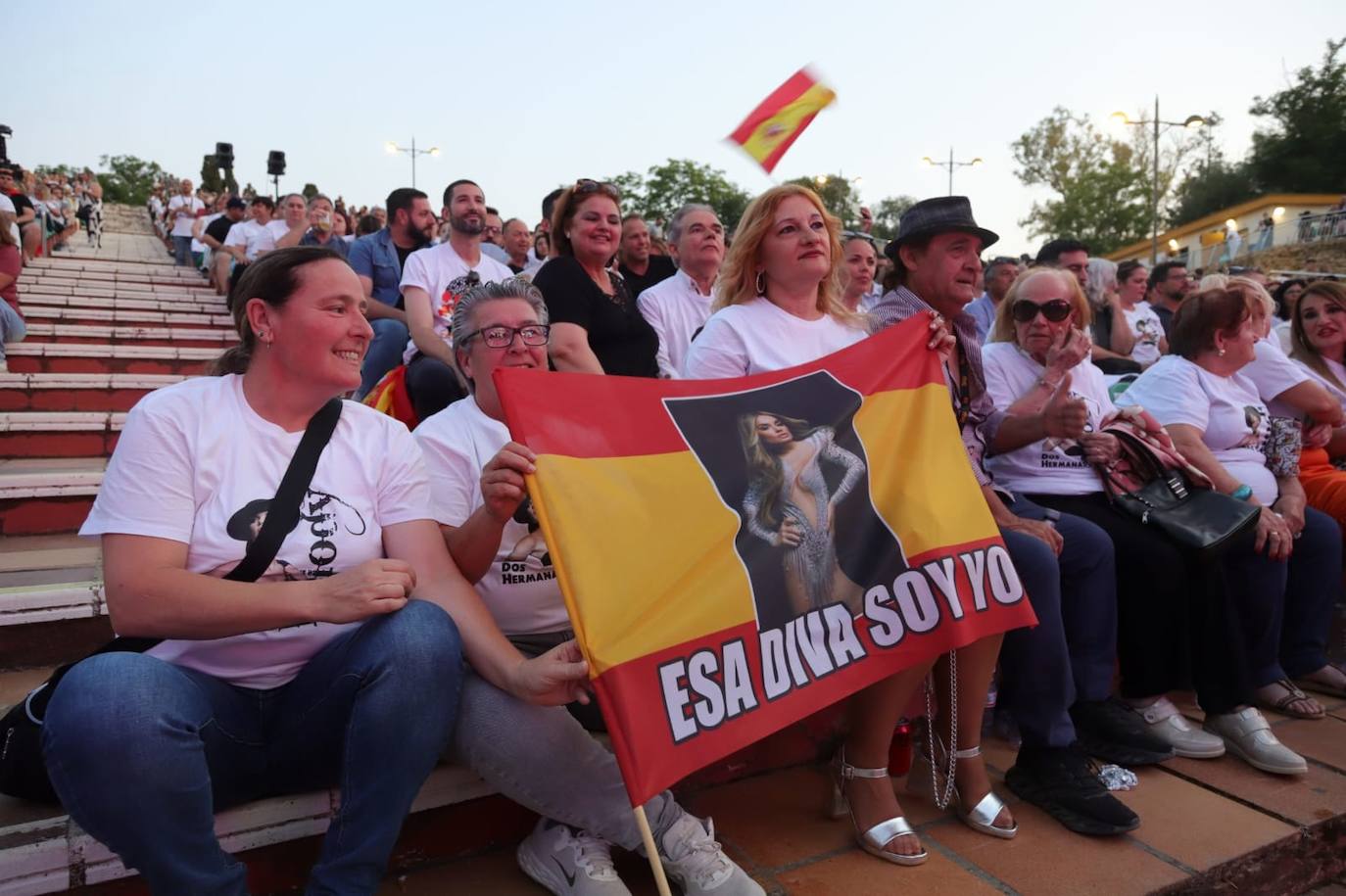 Numeroso público en el Auditorio Municipal 'Los del Río' donde se está retransmitiendo la gala de Eurovisión