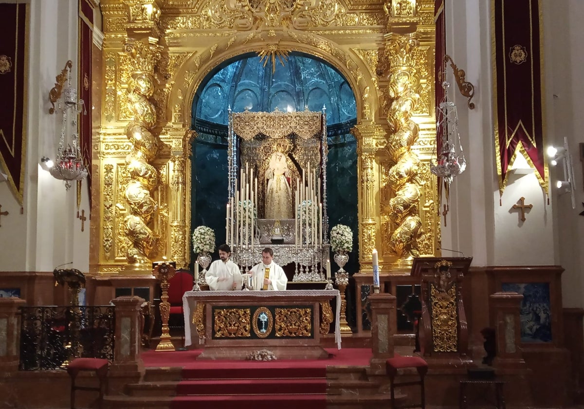 Misa en la basílica del Cristo de la Expiración
