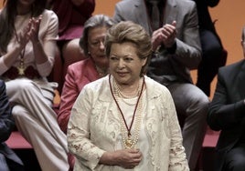 La sevillana Pilar Burgos recibió la Medalla de la Ciudad en el año 2014