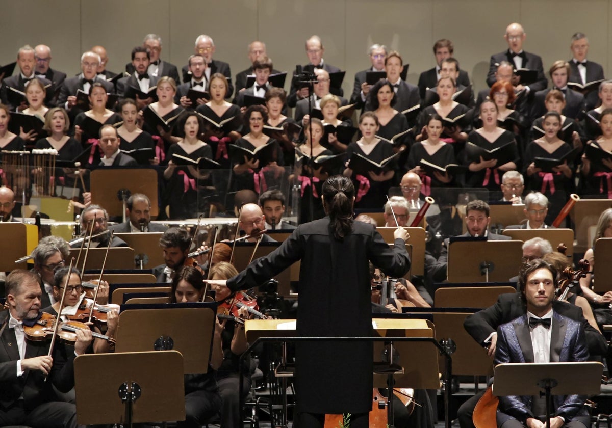 Concierto de la Real Orquesta Sinfónica de Sevilla junto al Orfeón Donostiarra