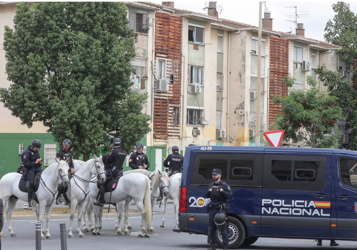 Imagen de archivo de una redada de la Policía Nacional en las Tres Mil Viviendas