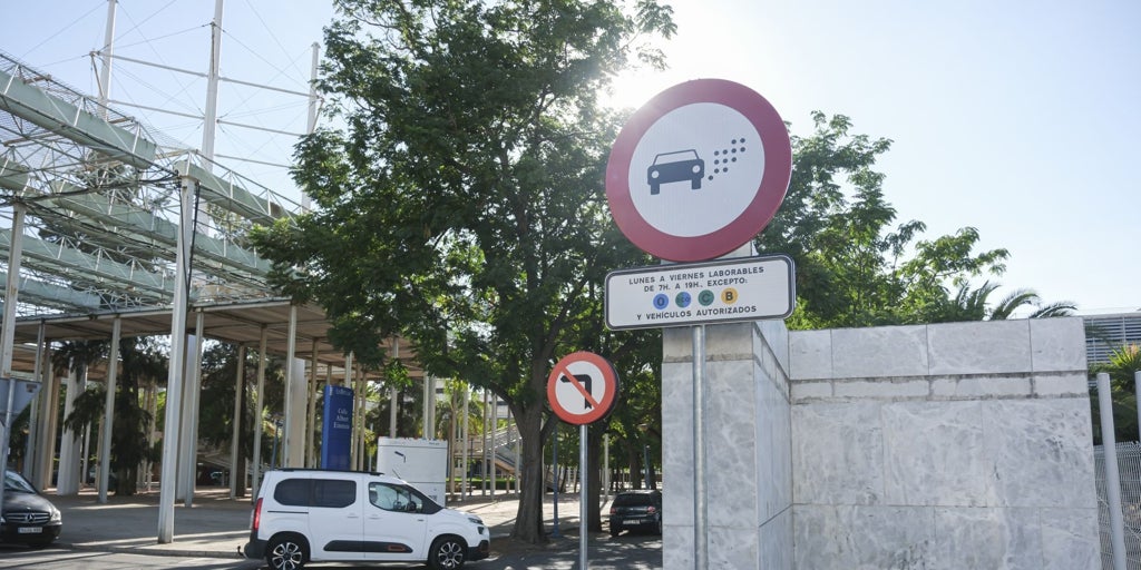 Las cámaras de la cartuja de sevilla multan a 15. 000 coches sin etiqueta en un año