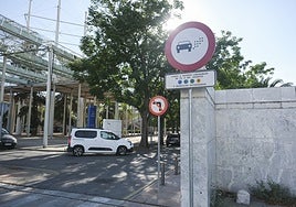 Las cámaras de la Cartuja de Sevilla multan a 15.000 coches sin etiqueta en un año