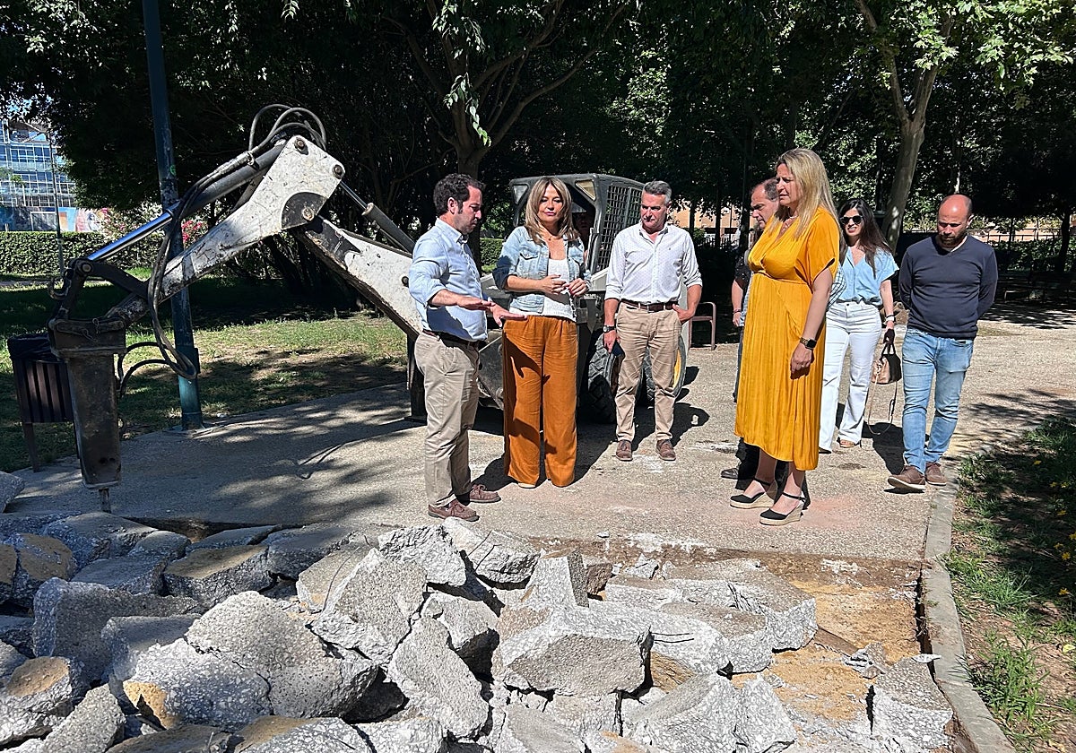 La delegada Evelia Rincón supervisa las obras del Parque Ramón Rubial