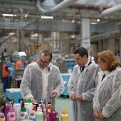 El presidente de la Junta visita la fábrica polaca de Persán junto a la presidenta del grupo, Conchal Yoldi