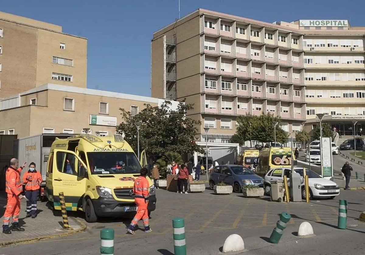 Exteriores del hospital Virgen del Rocío