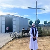 El arzobispo bendice la colocación de la primera piedra de la parroquia de San José de Dos Hermanas