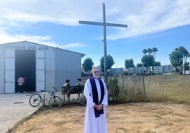El arzobispo bendice la colocación de la primera piedra de la parroquia de San José de Dos Hermanas