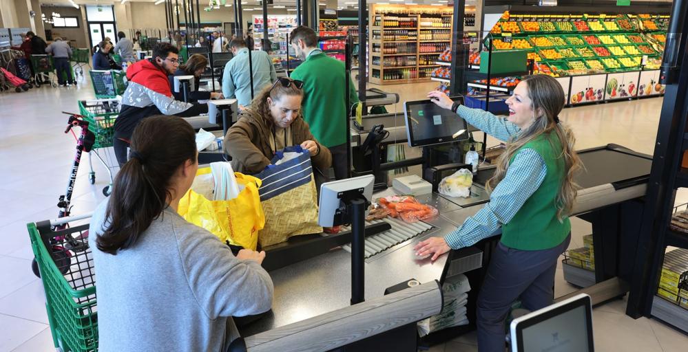 Mercadona busca repartidores en sevilla: sueldos de hasta 2. 280 euros y contrato indefinido