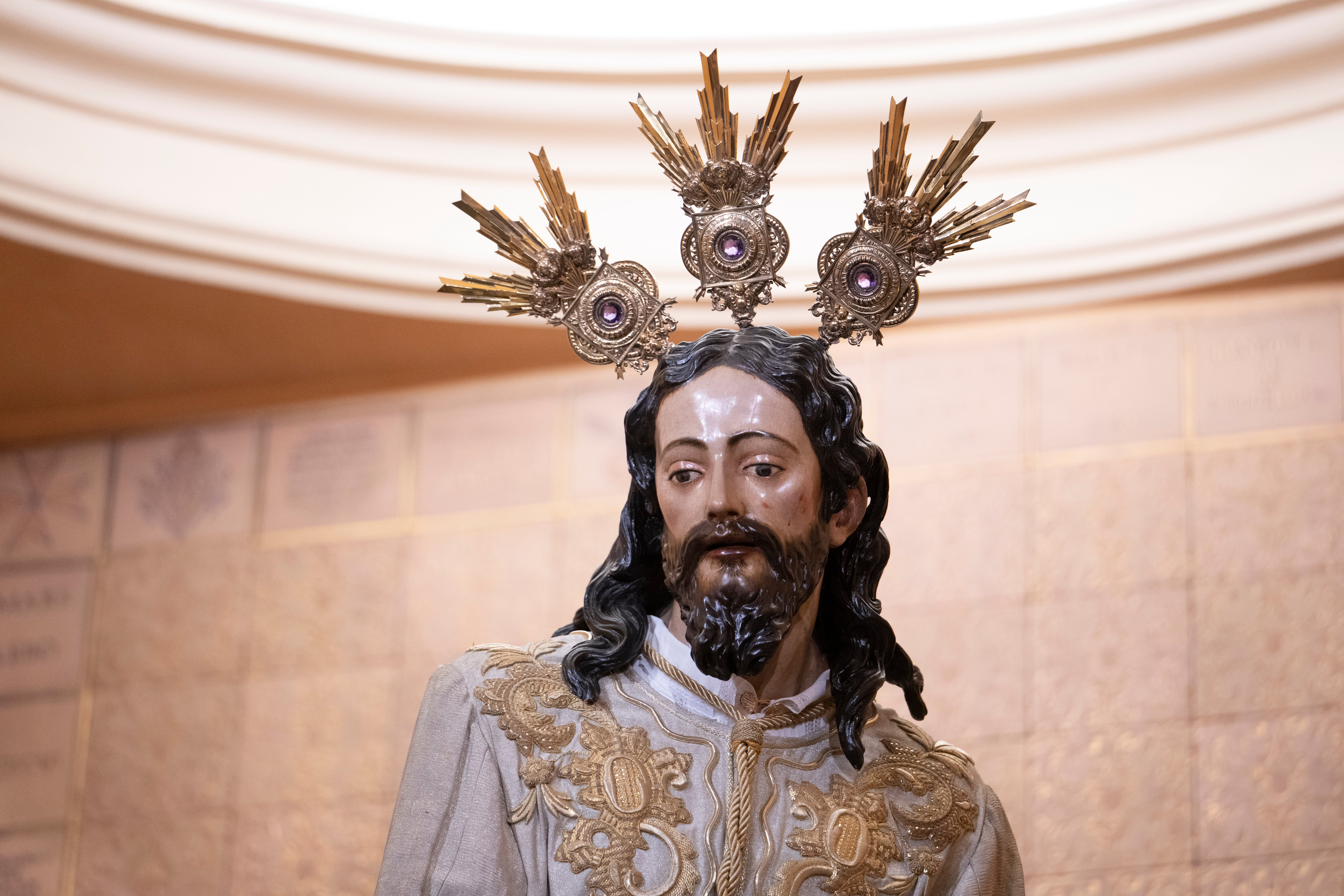 Las imágenes del Señor del Silencio presidiendo San Juan de la Palma