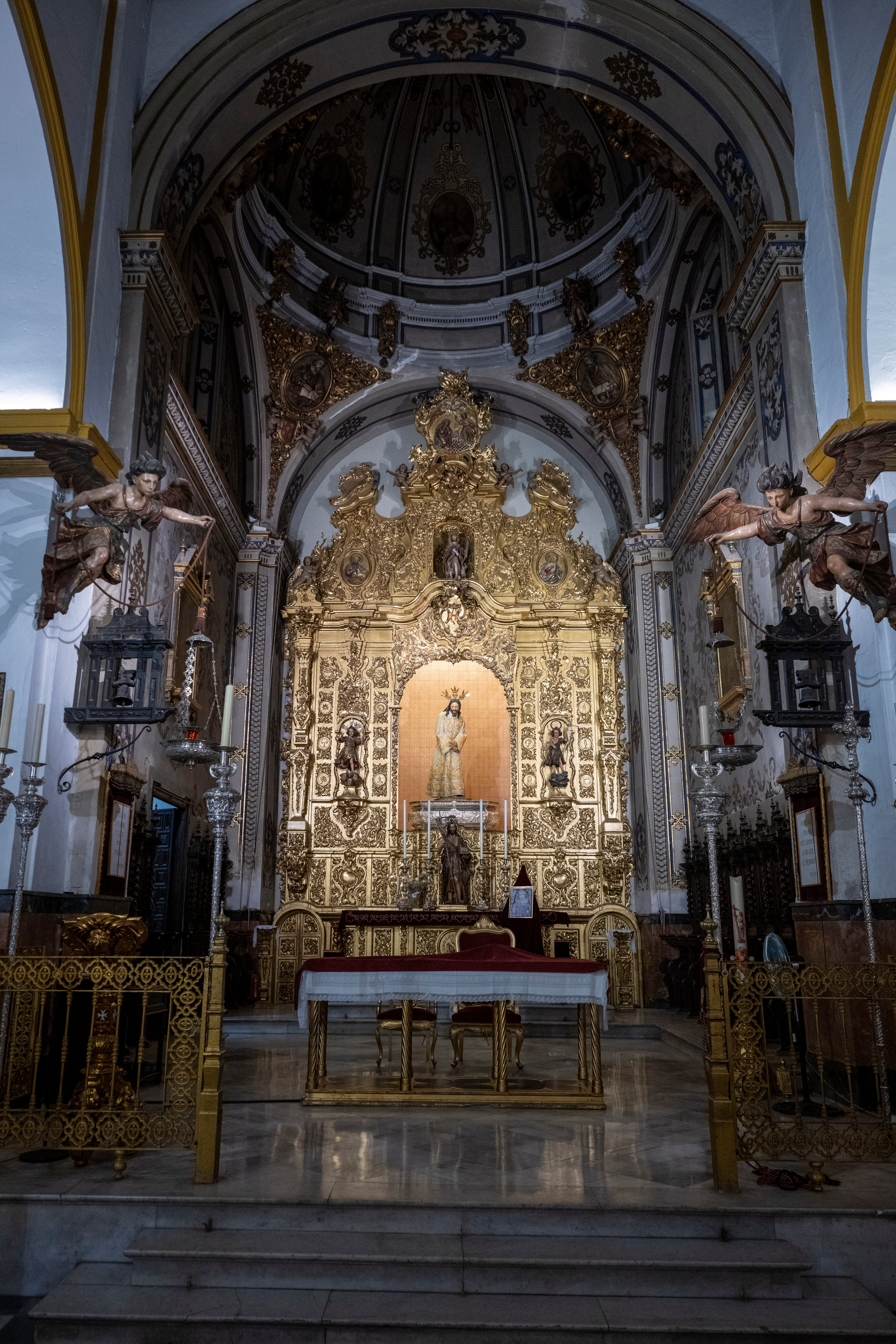 Las imágenes del Señor del Silencio presidiendo San Juan de la Palma