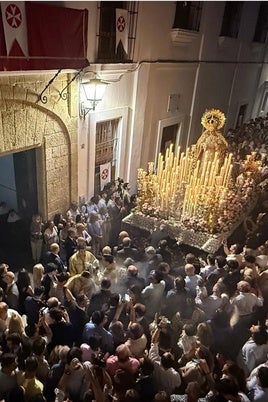 Primeros momentos de la procesión extraordinaria de la Amargura