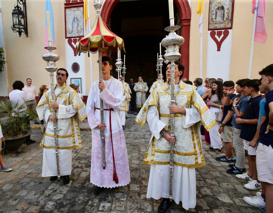 Procesión de María Auxiliadora de los Salesianos de la Trinidad