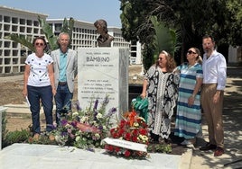 Utrera inaugura el 'Rincón Bambino' en el cementerio municipal