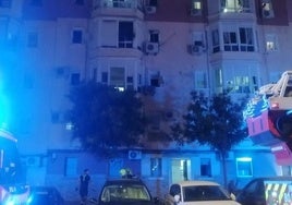 Un niño y cuatro mujeres, atendidos en el incendio de un piso en Sevilla