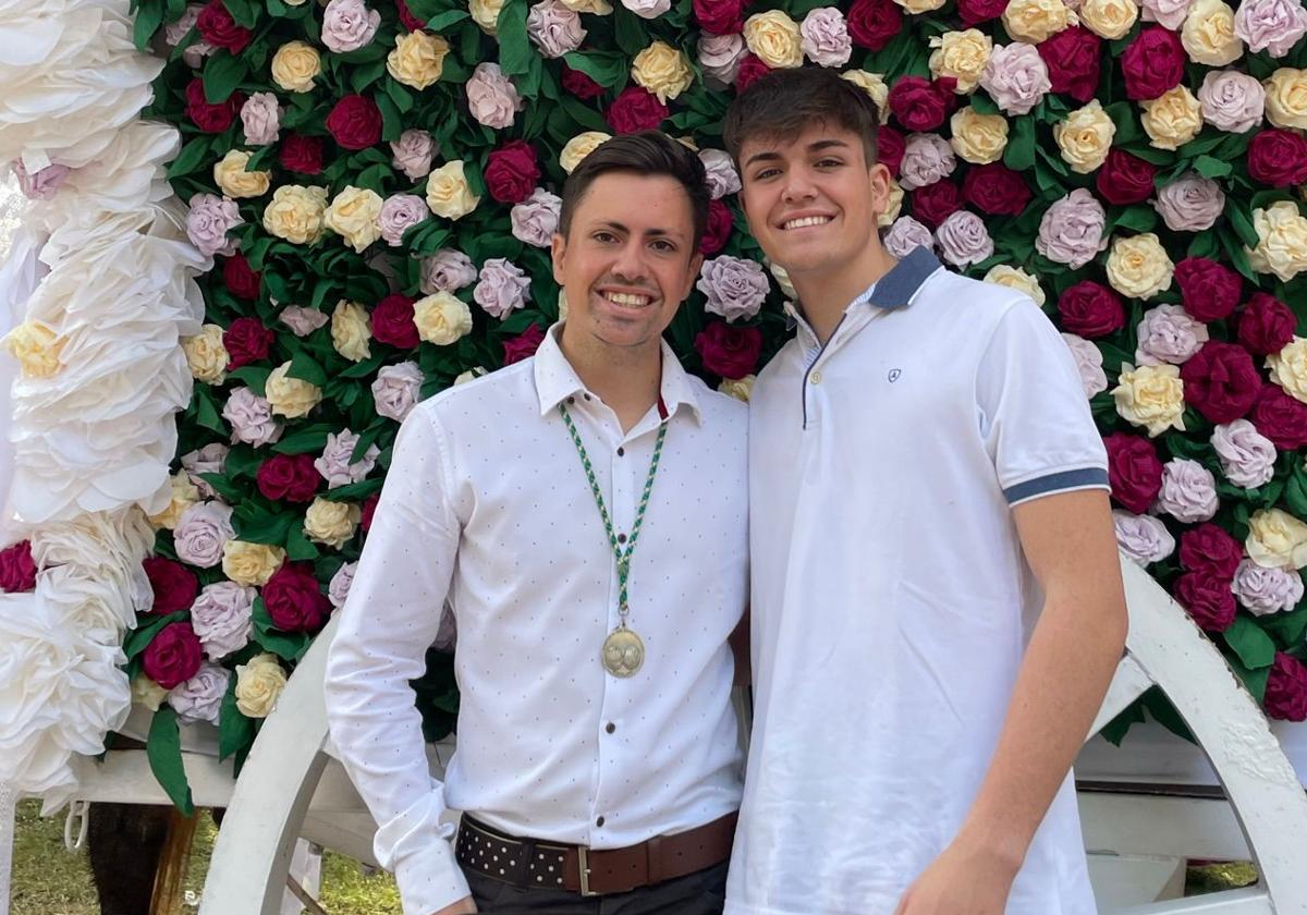 Francisco y Manuel en la romería de Montellano en una imagen tomada antes de su trasplante