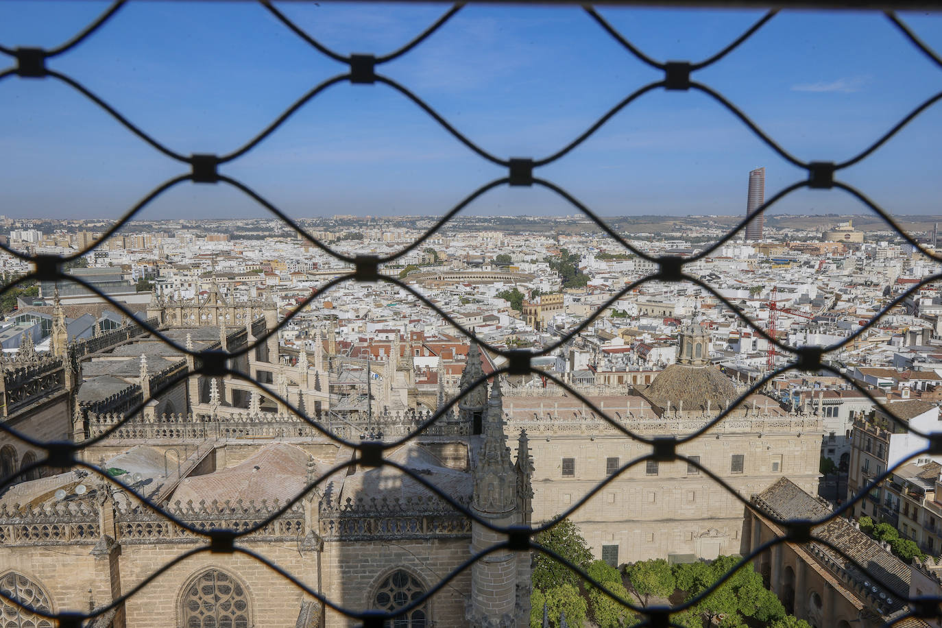 Mirador restaurado en la Giralda de Sevilla