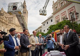 La Diputación de Sevilla incorpora cuatro nuevos camiones de bomberos y anuncia un plan de mejoras