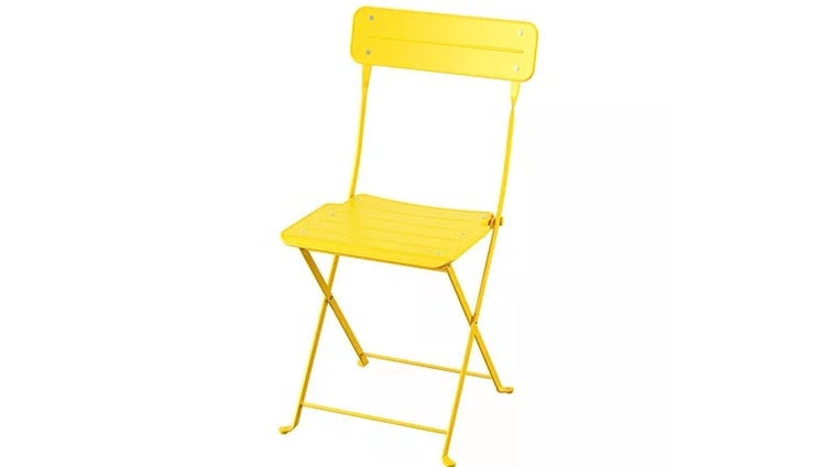 Cuestan 35 euros, se venden en Ikea y son las sillas perfectas para 'tomar el fresco' en Sevilla