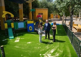 El Ayuntamiento de Sevilla renueva el suelo de seguridad de 108 parques infantiles en dos años de mandato