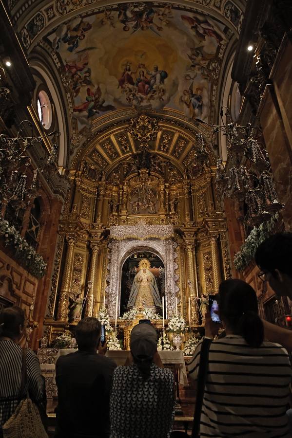 Visita de devotos a la Macarena este domingo